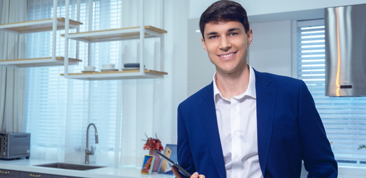 Real estate professional presenting a property with a smartphone and Pivo Pod